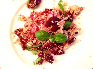 Quinoa met geroosterde bietjes en pecannoten