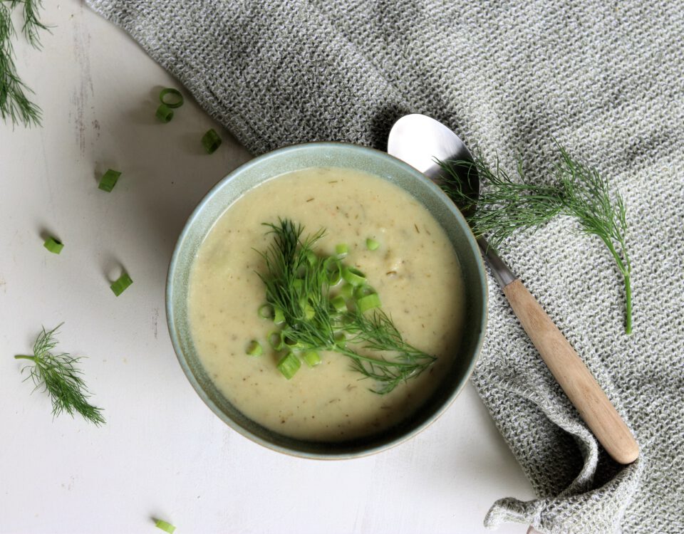 Romige courgette-koolrabi soep met dille