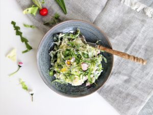 Aardappelsalade met andijvie en wildpluk